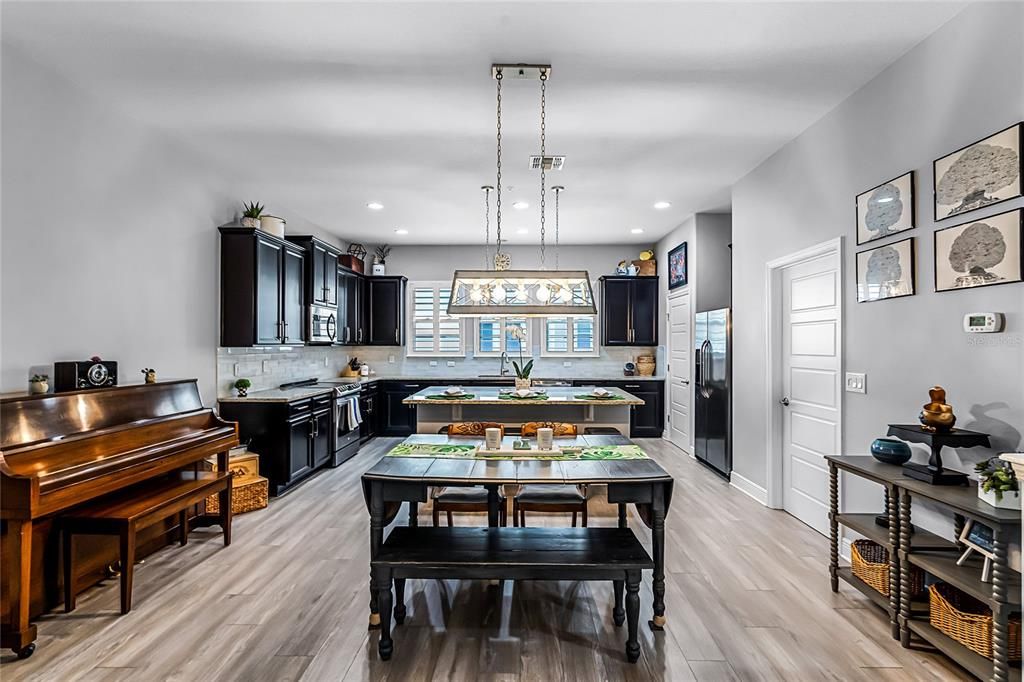 Dining area through to kitchen