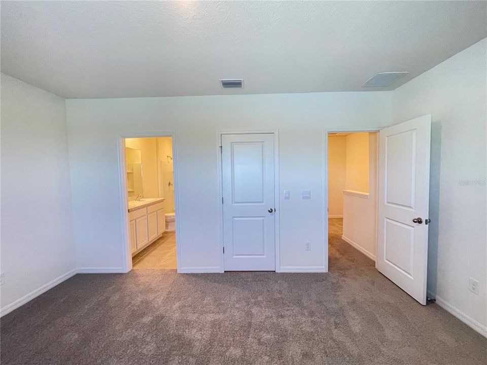 For Rent: $2,100 (3 beds, 2 baths, 1673 Square Feet)