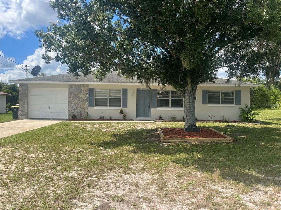 For Sale: $269,900 (2 beds, 2 baths, 975 Square Feet)