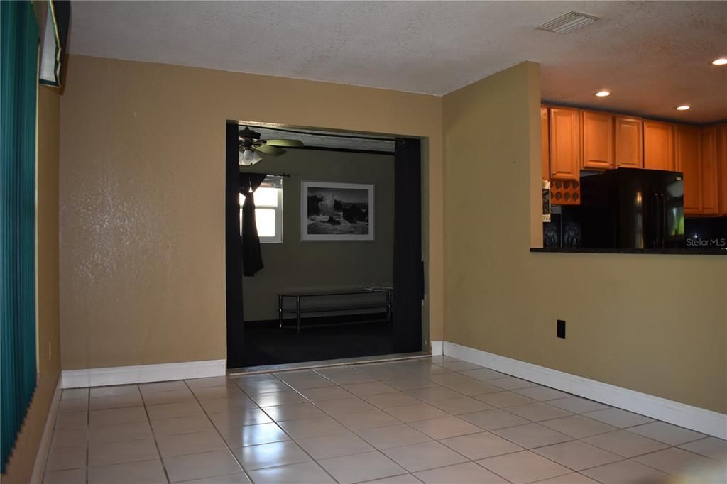 For Rent: $2,200 (3 beds, 2 baths, 1541 Square Feet)