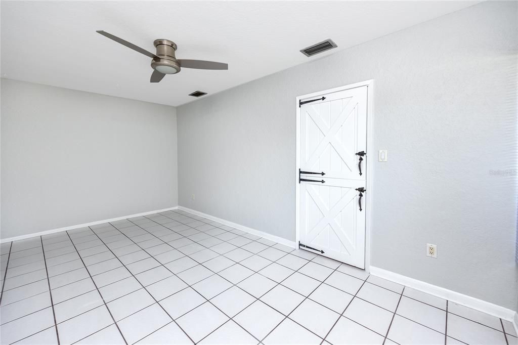 For Rent: $2,250 (2 beds, 2 baths, 1100 Square Feet)