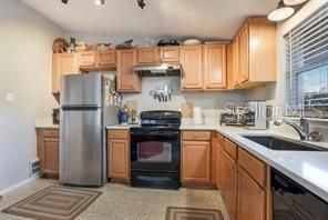 For Rent: $2,350 (2 beds, 1 baths, 1022 Square Feet)