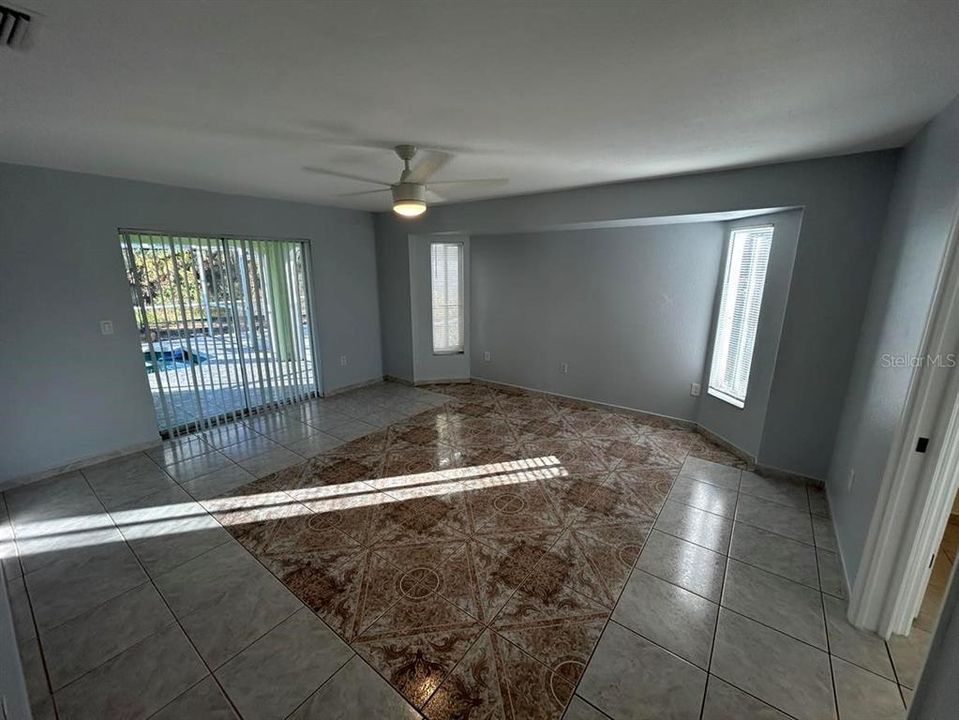 For Rent: $2,600 (3 beds, 2 baths, 2082 Square Feet)