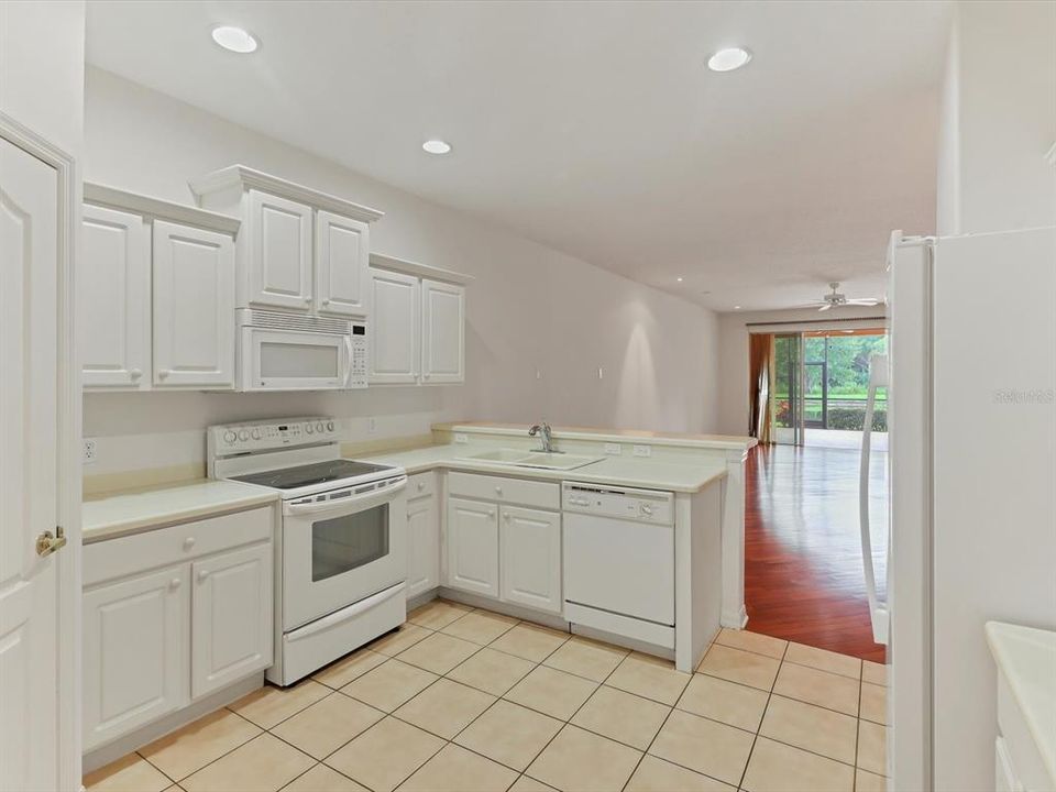 For Sale: $399,000 (2 beds, 2 baths, 1861 Square Feet)