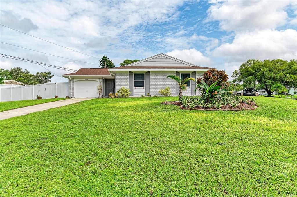 For Sale: $425,000 (4 beds, 2 baths, 1648 Square Feet)