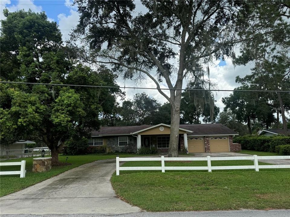 For Sale: $425,000 (3 beds, 2 baths, 2457 Square Feet)