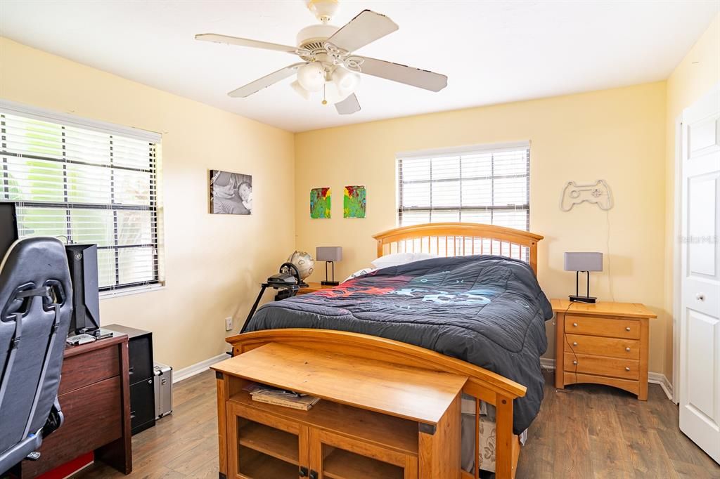 For Sale: $350,000 (3 beds, 2 baths, 1530 Square Feet)