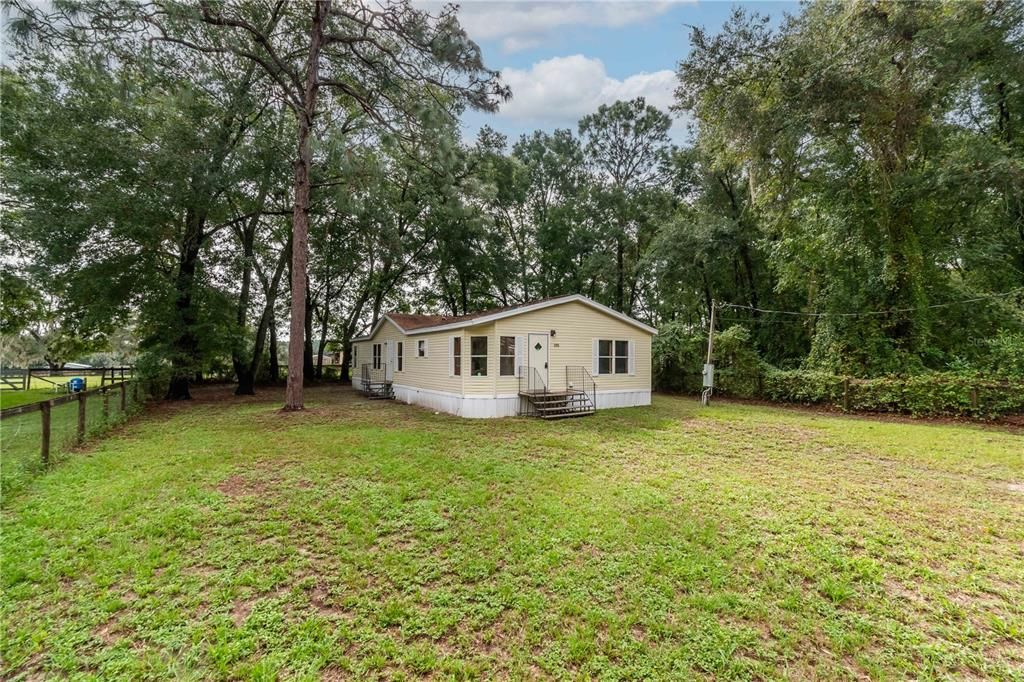 Active With Contract: $169,900 (3 beds, 2 baths, 1498 Square Feet)