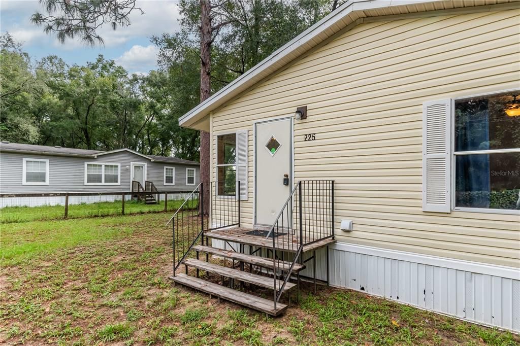 Active With Contract: $169,900 (3 beds, 2 baths, 1498 Square Feet)