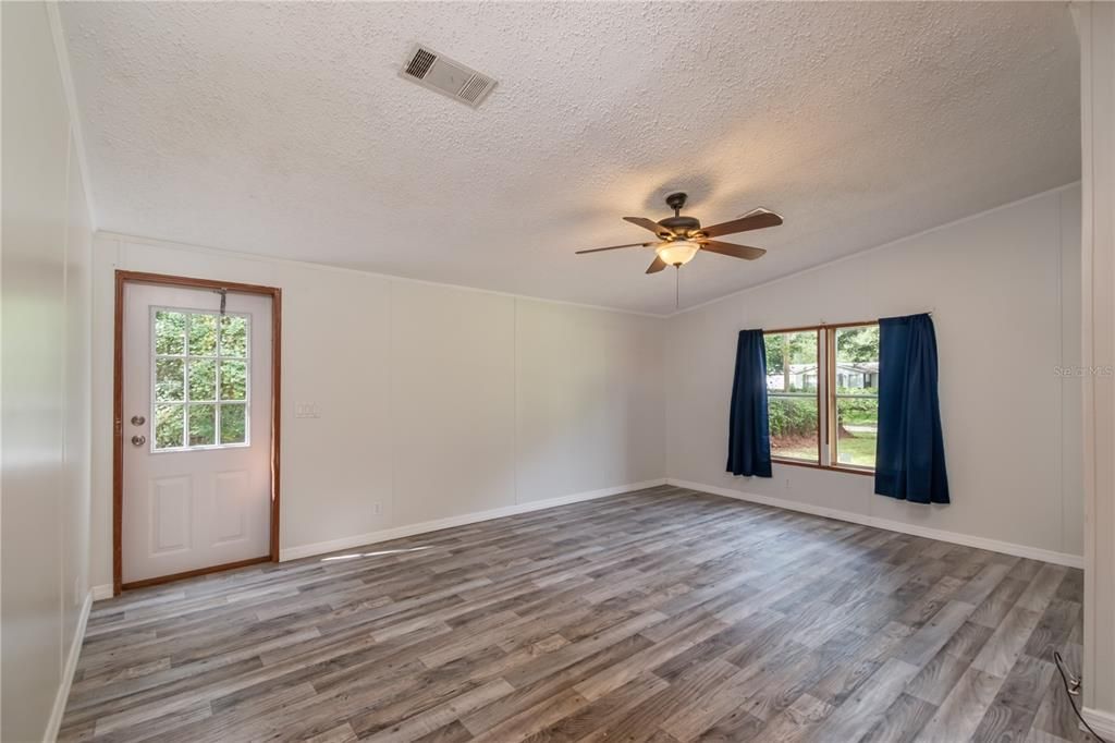 Dining room.