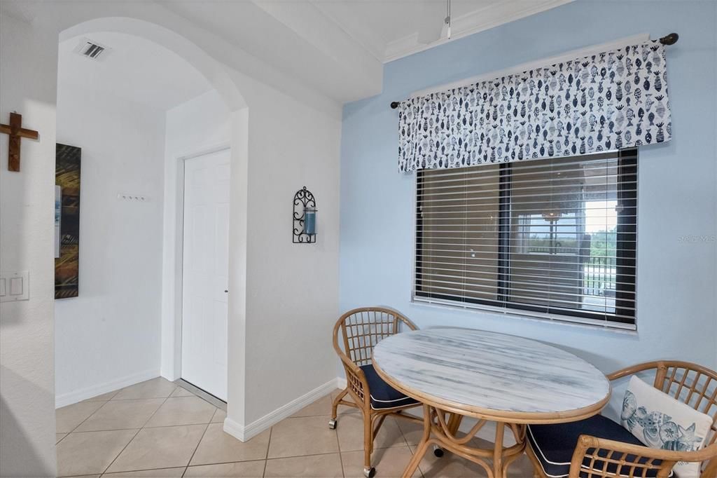 For Sale: $289,000 (2 beds, 2 baths, 1121 Square Feet)