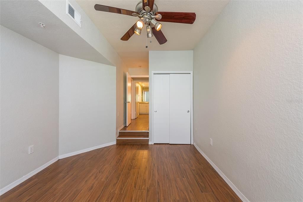 For Rent: $1,750 (1 beds, 1 baths, 721 Square Feet)