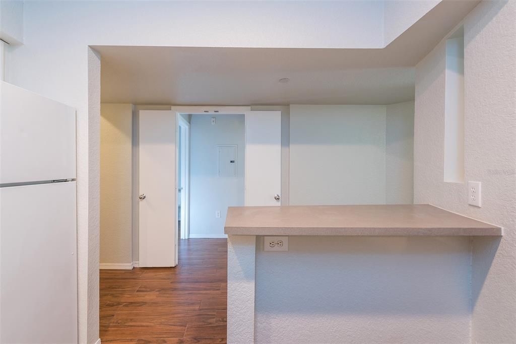 For Rent: $1,750 (1 beds, 1 baths, 721 Square Feet)