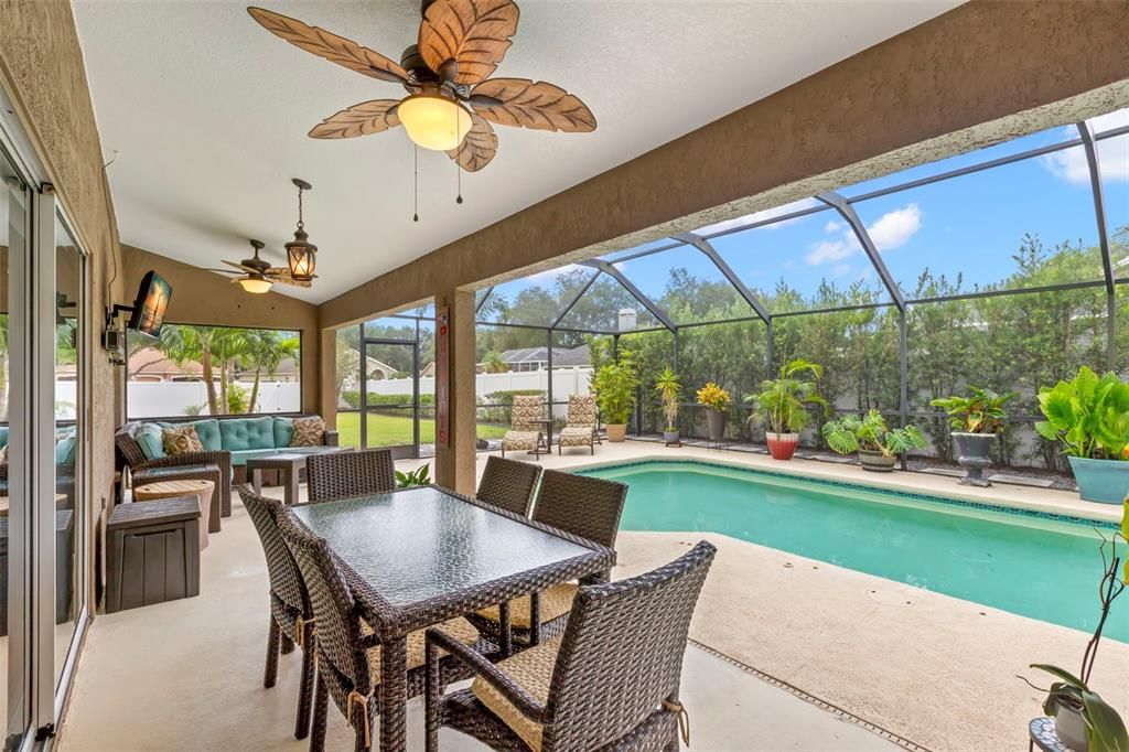 Covered Lanai Dining Area