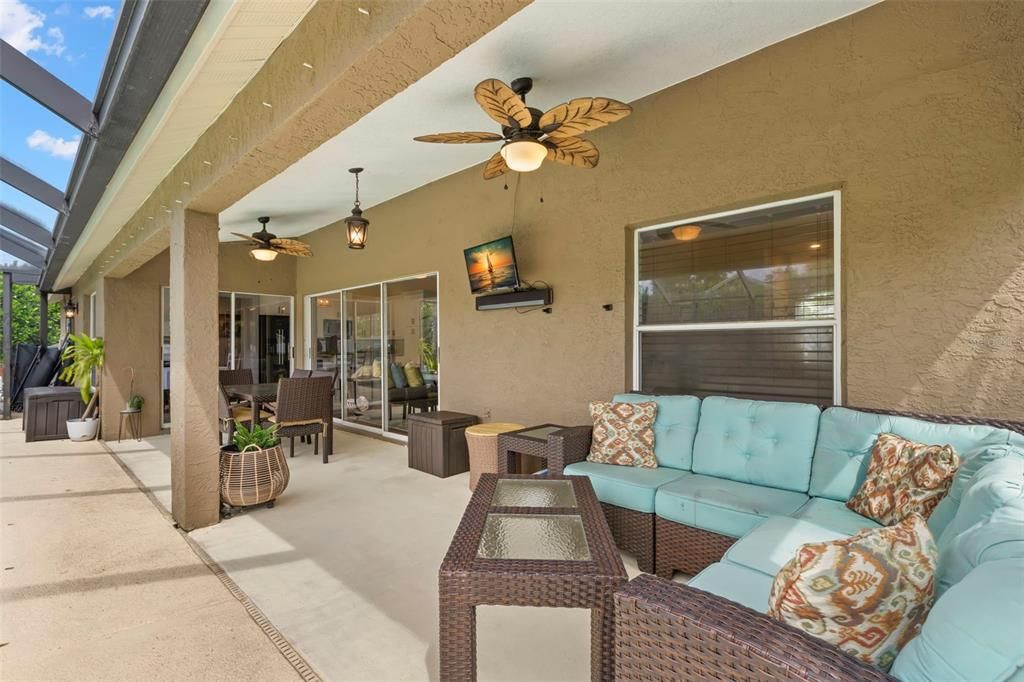 Covered Lanai Seating Area