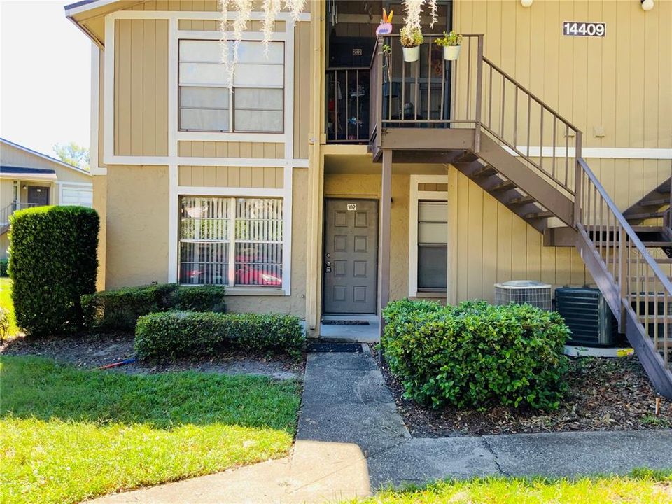 For Rent: $1,600 (2 beds, 2 baths, 912 Square Feet)