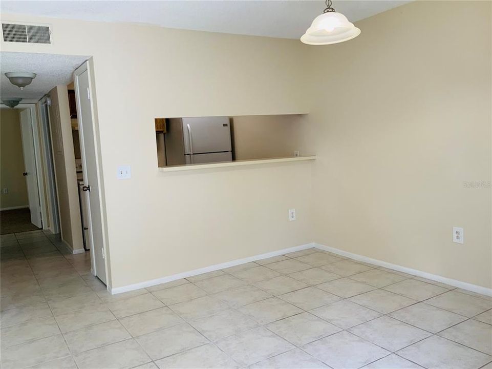 For Rent: $1,600 (2 beds, 2 baths, 912 Square Feet)