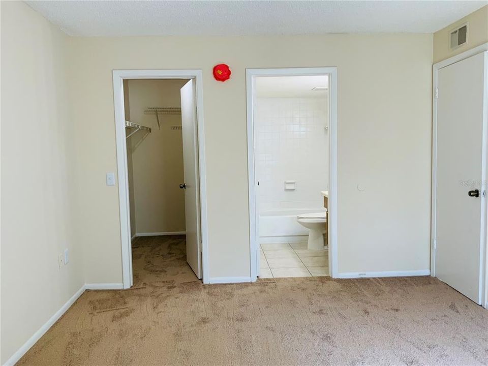 For Rent: $1,600 (2 beds, 2 baths, 912 Square Feet)