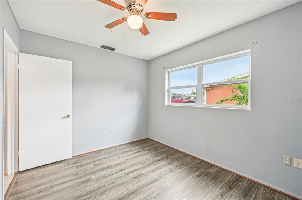 For Sale: $375,000 (3 beds, 2 baths, 1370 Square Feet)