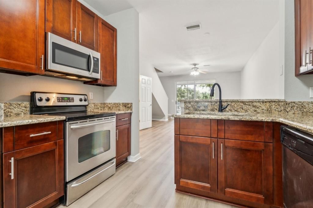 For Sale: $235,000 (2 beds, 2 baths, 1340 Square Feet)