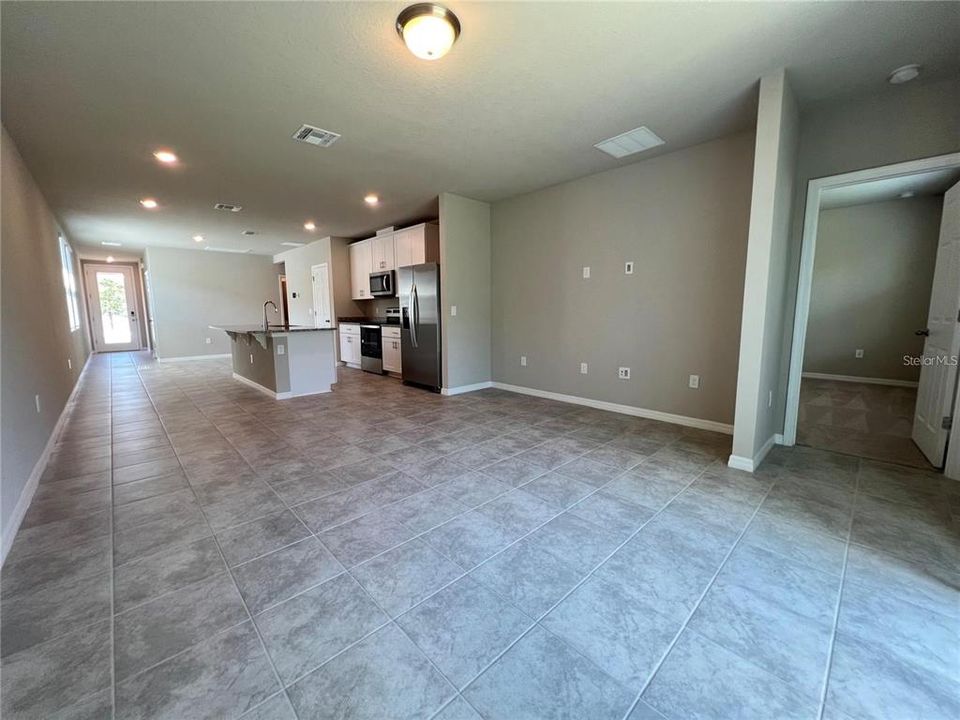 For Rent: $1,900 (3 beds, 2 baths, 1483 Square Feet)