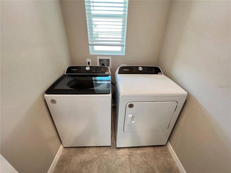 For Rent: $1,900 (3 beds, 2 baths, 1483 Square Feet)