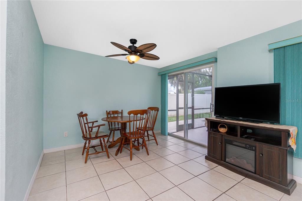 Active With Contract: $325,000 (3 beds, 2 baths, 1677 Square Feet)