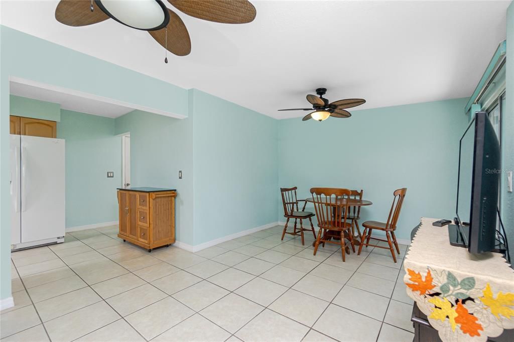 Active With Contract: $325,000 (3 beds, 2 baths, 1677 Square Feet)