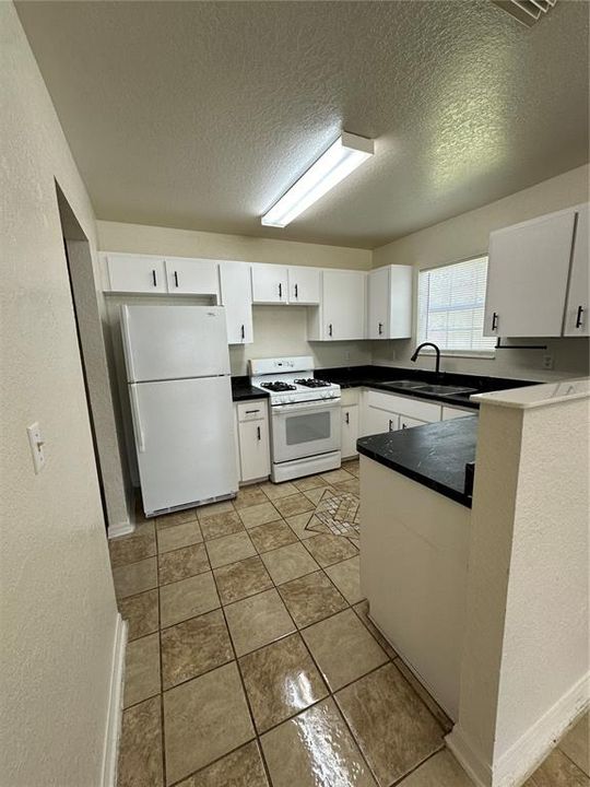 For Rent: $1,500 (4 beds, 2 baths, 1142 Square Feet)