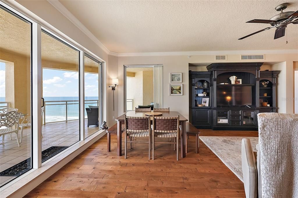 Dining room table with beautiful views