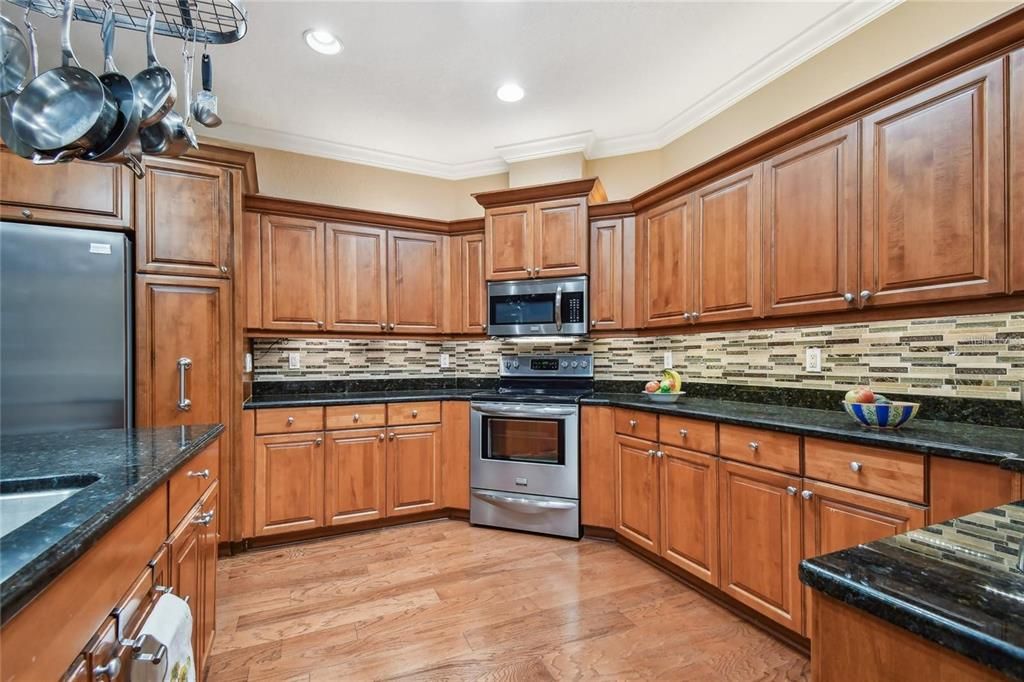 Functional kitchen layout great for entertaining and cooking