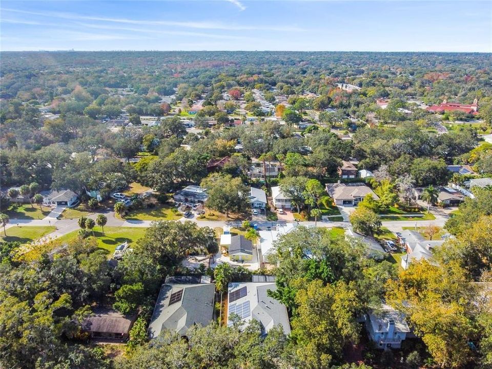 Walking distance to charming downtown Safety Harbor