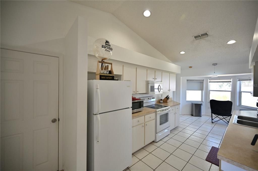 For Sale: $319,990 (3 beds, 2 baths, 1559 Square Feet)