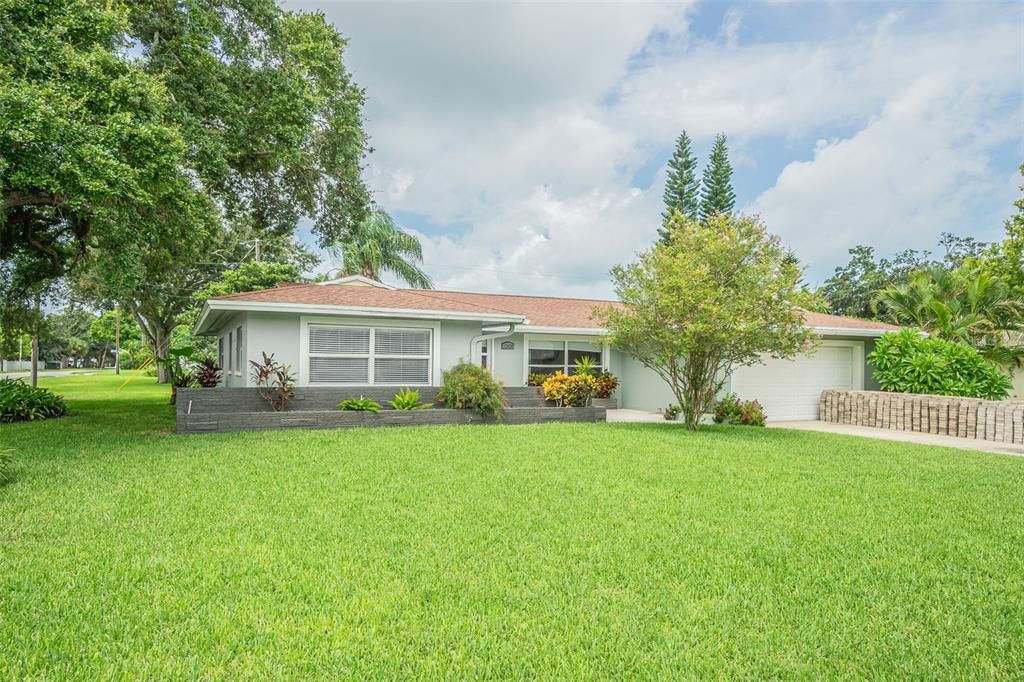 For Sale: $495,000 (2 beds, 2 baths, 1526 Square Feet)