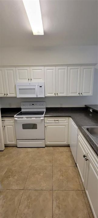 For Rent: $1,600 (2 beds, 0 baths, 1528 Square Feet)