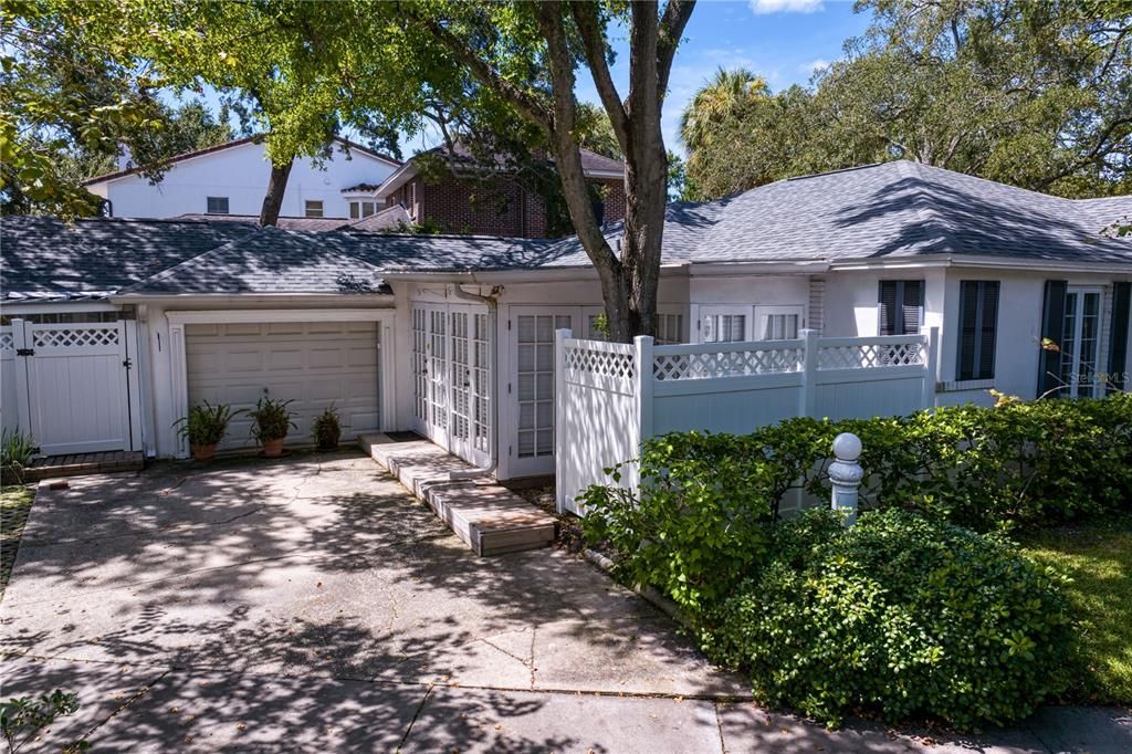 Active With Contract: $1,200,000 (3 beds, 3 baths, 2266 Square Feet)