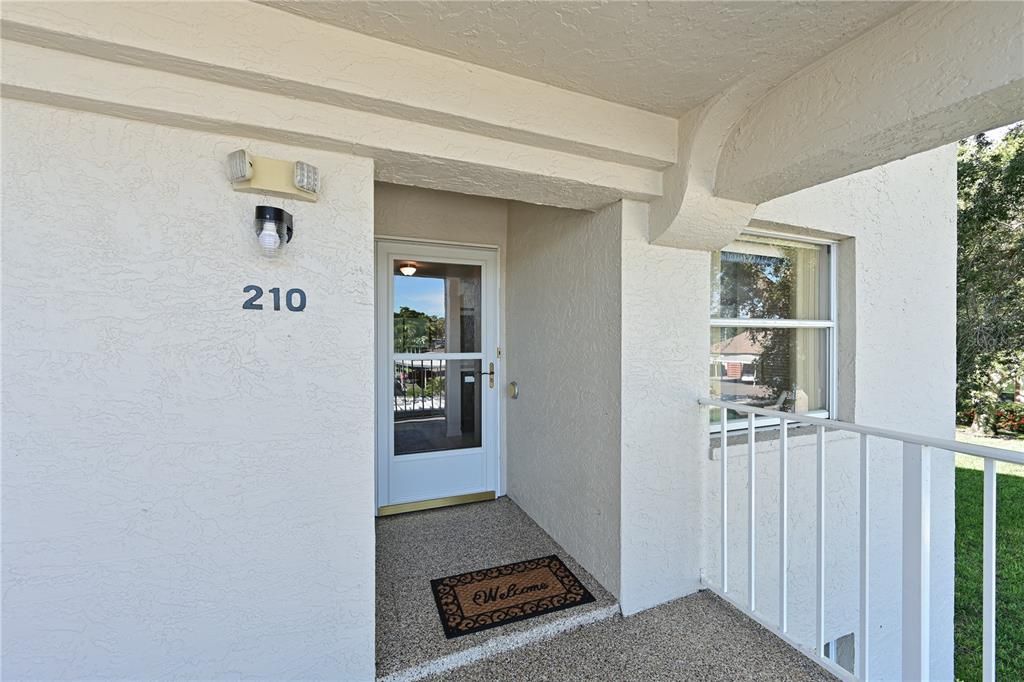 For Sale: $235,000 (2 beds, 2 baths, 1007 Square Feet)