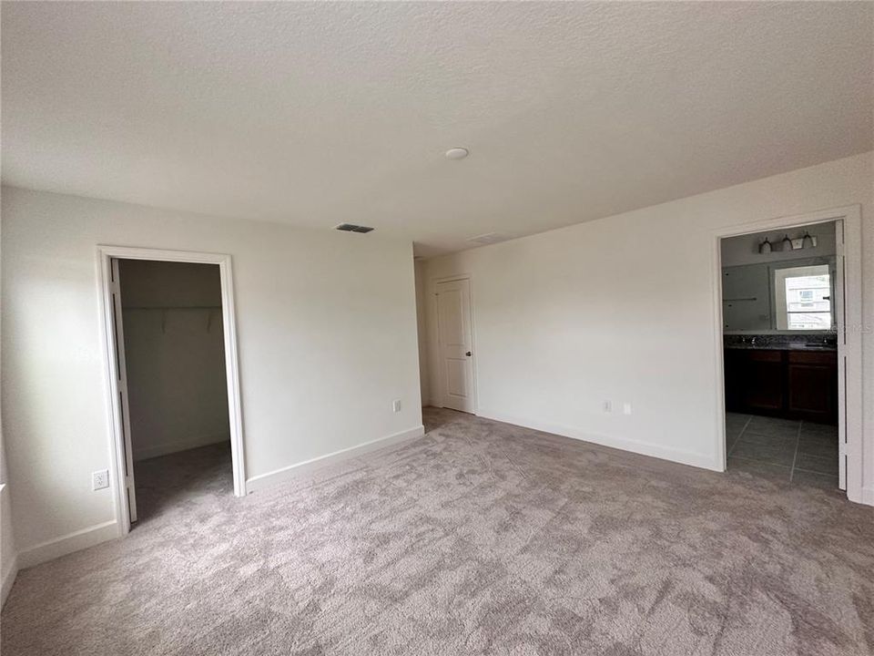 For Rent: $2,650 (4 beds, 2 baths, 1908 Square Feet)