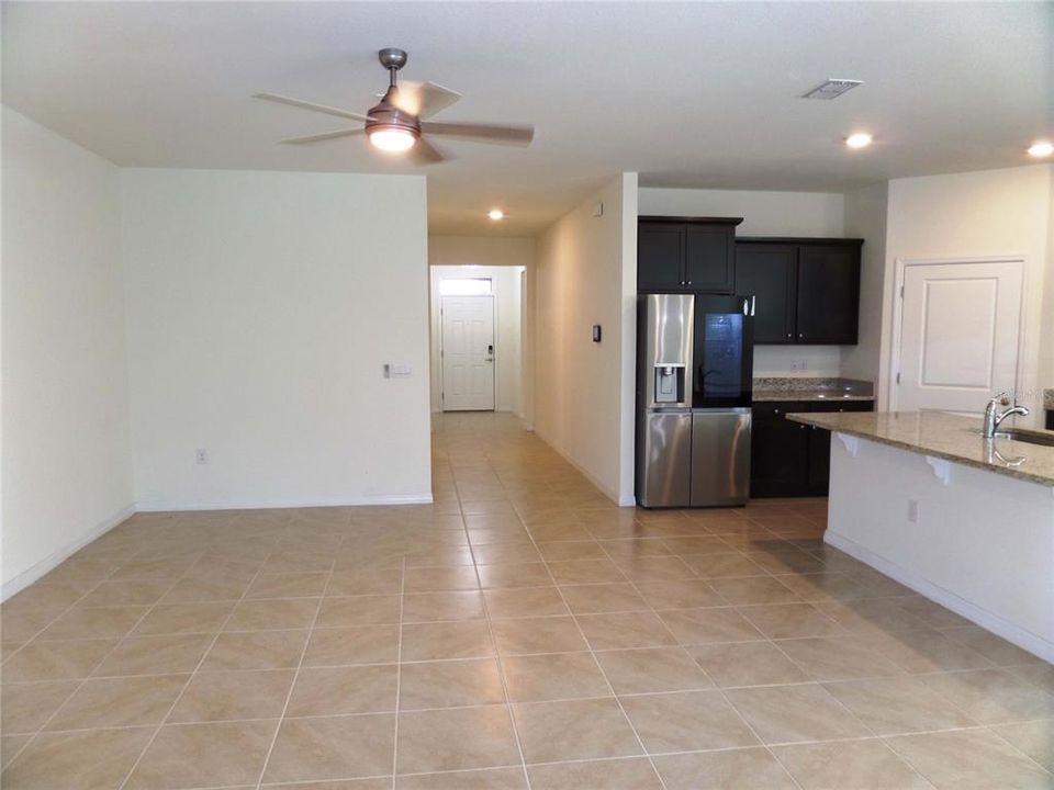 For Rent: $2,300 (4 beds, 2 baths, 2038 Square Feet)