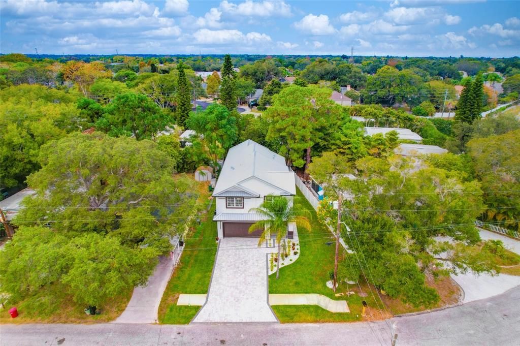 For Sale: $1,395,000 (4 beds, 3 baths, 2890 Square Feet)