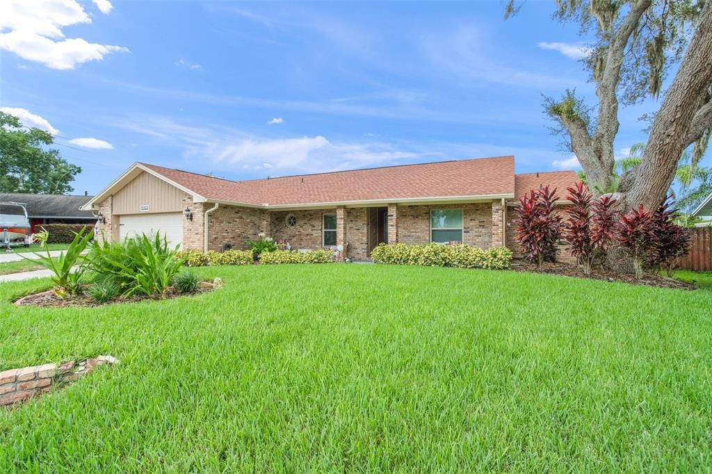 Active With Contract: $429,900 (4 beds, 2 baths, 2044 Square Feet)