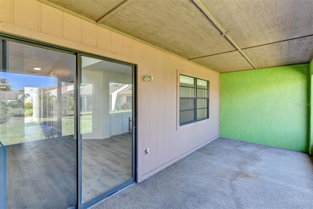 Active With Contract: $198,000 (1 beds, 1 baths, 836 Square Feet)