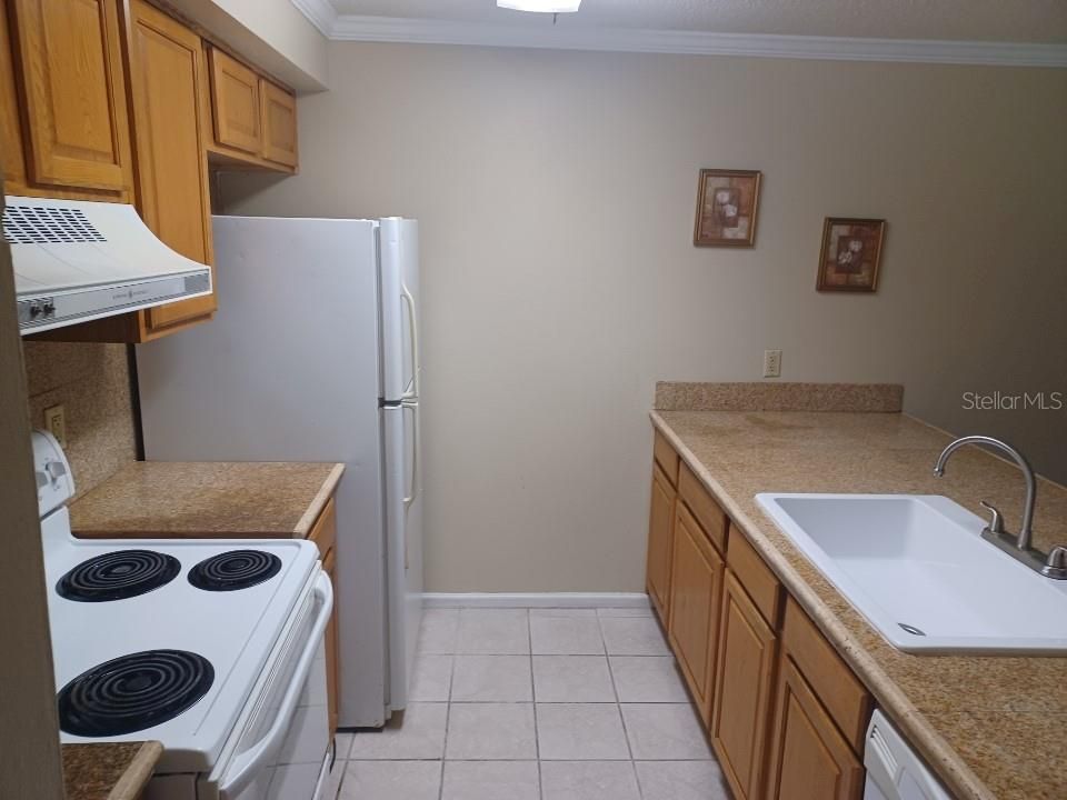 For Sale: $115,500 (2 beds, 2 baths, 1062 Square Feet)