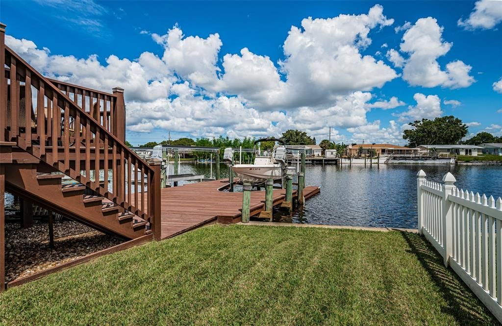 Fenced side yard!