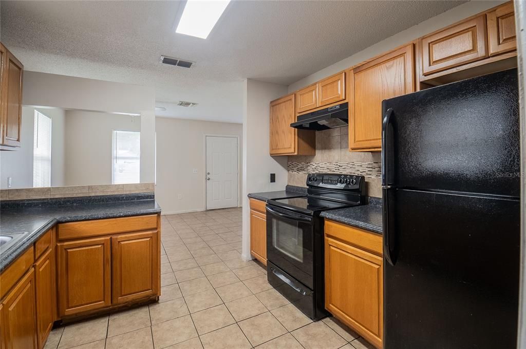 For Sale: $260,000 (3 beds, 1 baths, 1068 Square Feet)