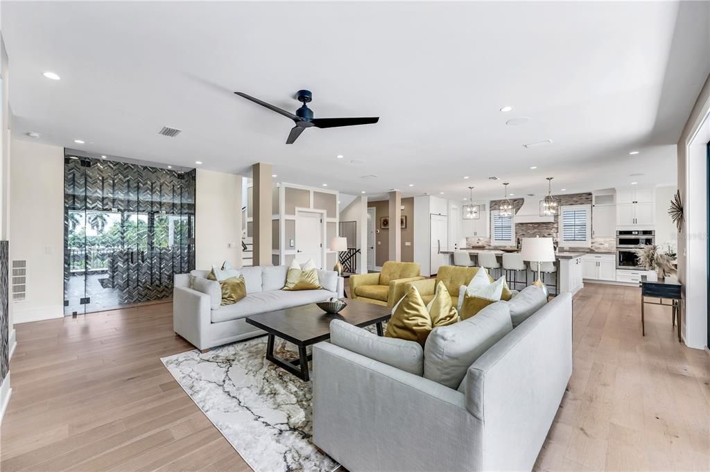 For Sale: $6,995,000 (6 beds, 6 baths, 4439 Square Feet)