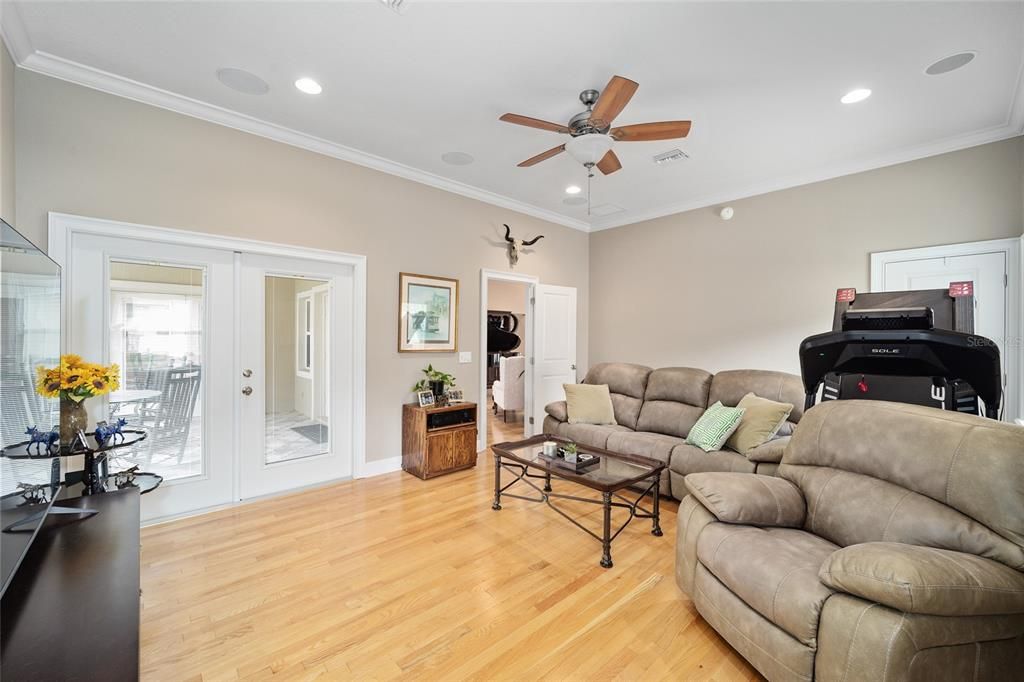 Active With Contract: $520,000 (4 beds, 2 baths, 2689 Square Feet)