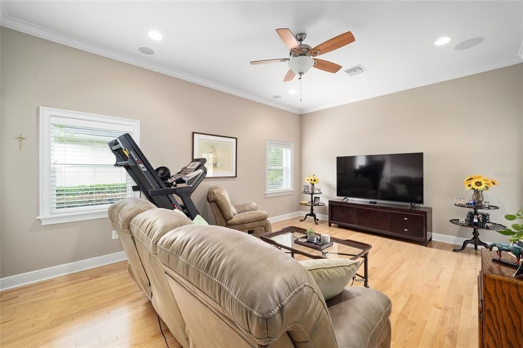 Active With Contract: $520,000 (4 beds, 2 baths, 2689 Square Feet)