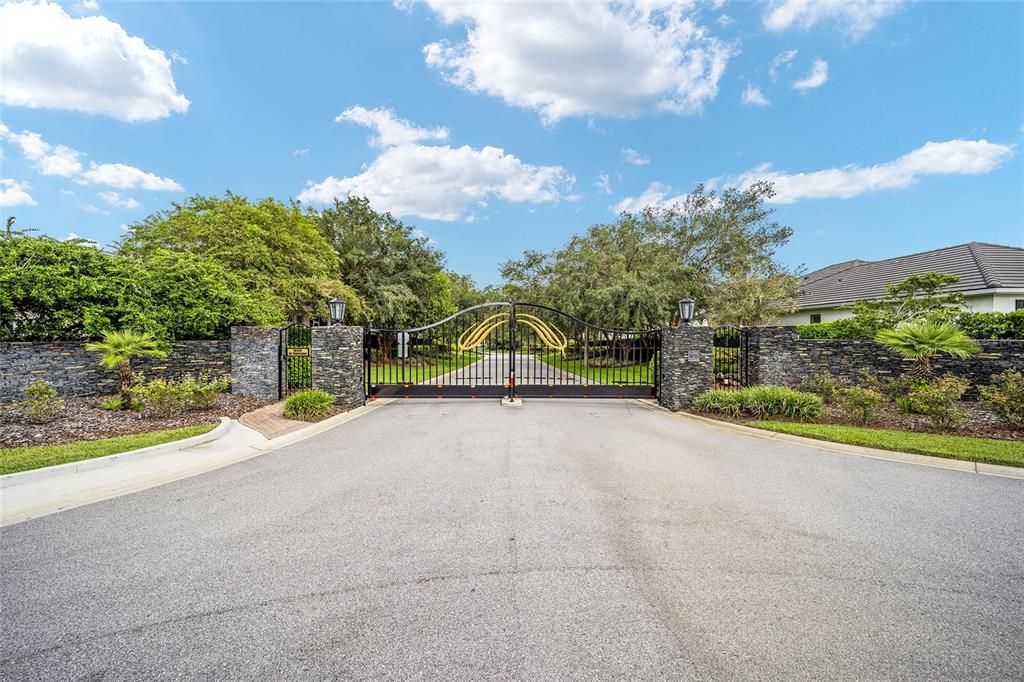 Active With Contract: $520,000 (4 beds, 2 baths, 2689 Square Feet)