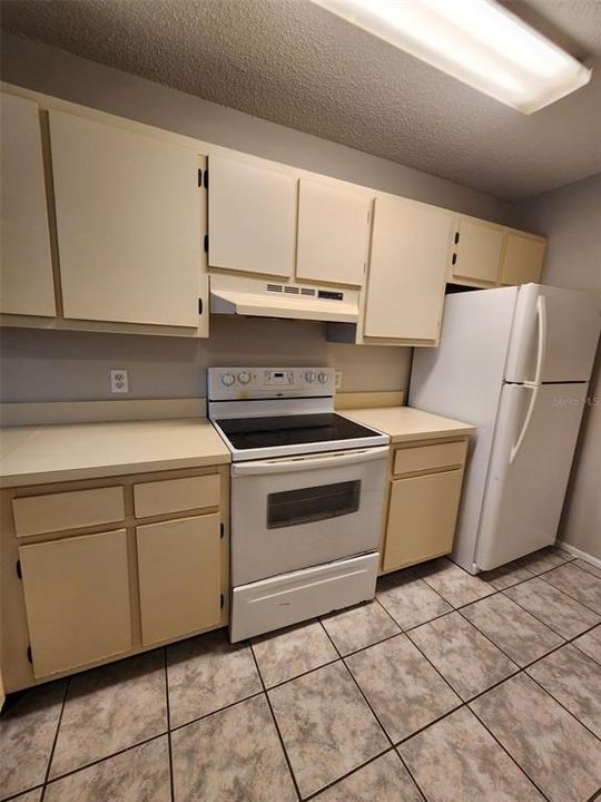 For Rent: $1,325 (1 beds, 1 baths, 742 Square Feet)